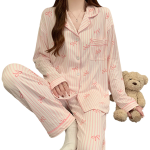 Pijama de Mujer con Estampado de Rayas, Tela de Seda de Leche Arrugada, Diseño Casual con Logotipo Frontal, Nueva Moda de Primavera, Cómodo para Dormir - Product Image 6
