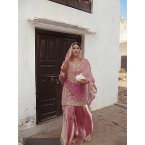 ชุดเสื้อปาลาซโซพร้อมผ้าคลุมไหล่ งานปักคุณภาพพรีเมียม พร้อมชุดปาลาซโซเย็บสำเร็จ - Product Image 1