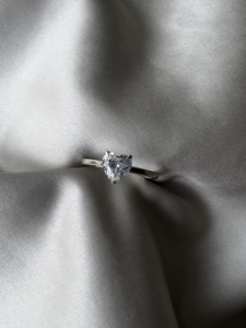 Anillo de Moissanita de Corte Ovalado para Mujer, Anillo de Compromiso Solitario con Banda Trenzada, Oro Blanco de 14K/18K, Estilo Diamante, Joyería Minimalista - Product Image 1