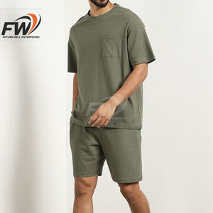 Conjunto de camiseta y pantalones cortos personalizados, camisetas estampadas en serigrafía, camisetas de color sólido, conjuntos deportivos de estilo urbano, conjuntos de camiseta y pantalones cortos para hombre en tallas grandes. - Product Image 5