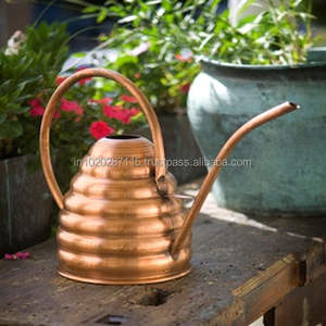 Bidon d'eau en cuivre martelé avec un attrait vintage et un bec lisse pour un débit constant et une touche traditionnelle - Product Image 2