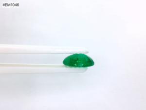 Esmeralda Verde 3A 100% Natural de Zambia, Corte Ovalado Facetado, 7.36ct, Gema Suelta de Alta Calidad para la Creación de Joyería Personalizada - Product Image 5