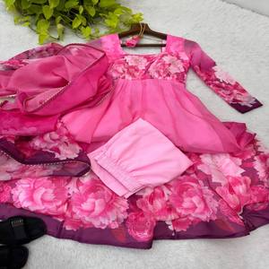 VASTRA COTTAGE Conjunto de Vestido de Organza y Seda con Estampado Digital para Mujer, con Pantalón de Choli con Volantes Completos y Detalles de Cinta, y Dupatta - Product Image 2