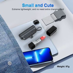 Caricabatterie Portatile ad Alta Velocità Sottile 8000mAh Essenziale per Viaggi con Cavi Integrati Power Bank Stazione di Ricarica ad Alta Velocità - Product Image 5