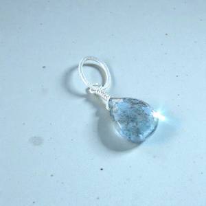 Pendentif en améthyste de quartz naturel facetté en forme de poire, plaqué or 14 carats, enroulé de fil d'argent, pierre précieuse verte, bijou religieux porte-bonheur - Product Image 2