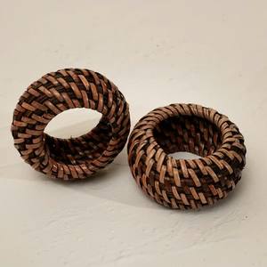 Anillo para servilletas de ratán marrón hecho a mano en Vietnam, nuevo artículo en el catálogo con servicio OEM/ODM y suministro al por mayor. - Product Image 1