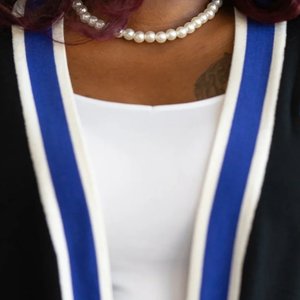 Cardigan long noir Zeta Phi Beta pour femme, broderie lettres grecques, ouvert sur le devant, en maille, décontracté, élégant, coupe premium - Product Image 6