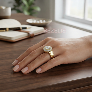 Bague pavée moderne en or jaune avec diamant de laboratoire taille brillant rond, élégante et contemporaine, un bijou de déclaration glamour et raffiné. - Product Image 5