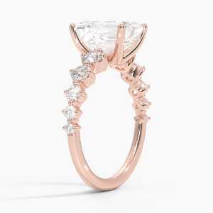 Anillo de Compromiso Vintage con Tres Piedras de Moissanita Corte Esmeralda y Engaste de Puntas Chapado en Oro de 14K - Product Image 4