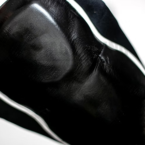 Genouillères rembourrées robustes, couleur contrastée noir et blanc, pour le sport et l'entraînement, MMA, Muay Thai, protection et confort. - Product Image 5
