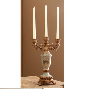 Support de bougie en métal gravé à la main au design créatif pour la décoration de mariages, hôtels et restaurants - Fournisseur d'Inde - Product Image 1