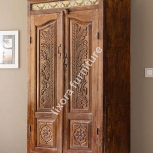 Armoire de luxe en bois massif artisanal à 2 portes, avec sculptures de feuilles ornées et incrustations de carreaux, finition chêne - Product Image 4