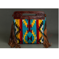 Sac bandoulière de taille moyenne en cuir véritable 100% avec poignée à franges, motif géométrique tissé ethnique, couleurs turquoise, jaune, rouge, marron, pour usage quotidien