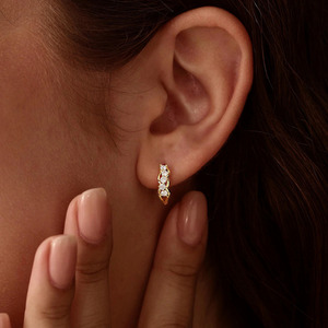 Pendientes de Aro Delicados con Diamantes Creados en Laboratorio, Certificados por IGI, Claridad VS1, Oro de 14K, para Bodas, Fiestas y Uso Diario, a la Moda - Product Image 4