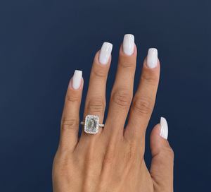 Anillo de Diamantes de 4.50ct, Anillo de Compromiso Cultivado en Laboratorio, Certificado IGI, Corte Esmeralda, VVS2, Oro Blanco F, Personalizado, Venta al Por Mayor - Product Image 2