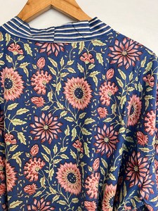 Bata Kimono de Algodón 100% Tejido para Mujer con Estampado Digital de Dibujos Animados, Camisón de Verano Hecho a Mano ODM con Cuello en V y Cintura Elástica de Longitud Completa - Product Image 3