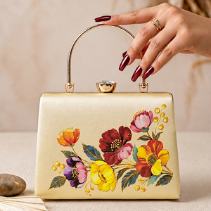 Pochette florale de luxe brodée de perles, symphonie florale, sac artisanal de créateur - Product Image 2