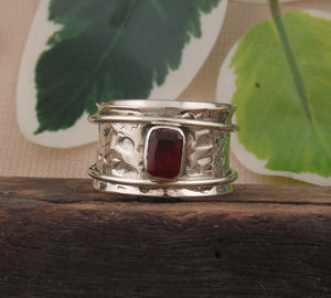 แหวนเงินแท้ 925 ประดับพลอยโกเมนสีแดงธรรมชาติทรงสี่เหลี่ยม งานแฮนด์เมด สำหรับผู้หญิง เหมาะสำหรับงานแต่งงาน เครื่องประดับแฟชั่น ขายส่ง - Product Image 2