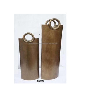 Jarrones ovalados fundidos en acabado rugoso, decoración del hogar, decoración de mesa, florero de Metal de Azora Industries - Product Image 2