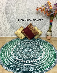Tapisserie murale Ombre Mandala Fleur, Nappe, Décoration murale ronde en coton doux, Décoration intérieure multicolore par Indian Consigners - Product Image 6