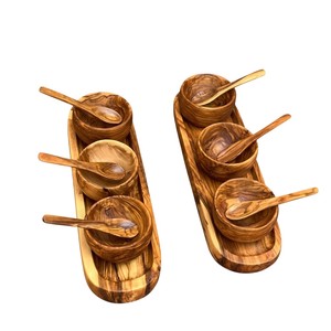 Ensemble de condiments artisanal en bois d'olivier naturel, 3 petits bols à trempette avec cuillères et plateau de service pour épices, trempettes, ustensiles de cuisine - Product Image 2