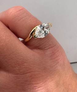 Bague signet de luxe en or massif 14 carats avec diamant taille marquise de 2,02 carats cultivé en laboratoire East West pour femme, cadeau d'anniversaire ou de promesse pour amoureux - Product Image 3