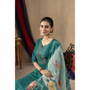 Ensemble élégant Kurti, pantalon et dupatta pour femmes - Product Image 6