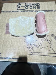 Fabricant professionnel de produits d'équitation, bottes équestres en cuir verni, protections de tendons pour chevaux, prix usine. - Product Image 5