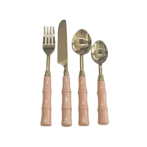 Distribuidor de excelente calidad Cuchara Tenedor y cuchillo Juego de cubiertos con mango de bambú rosa de resina de material de acero inoxidable de 5 piezas