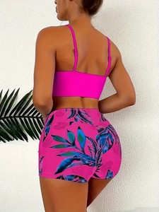 Conjunto de bikini con estampado tropical rosa para mujer, cuello en V profundo, pantalones cortos con lazo en la parte delantera, traje de baño elástico para la playa - Product Image 4