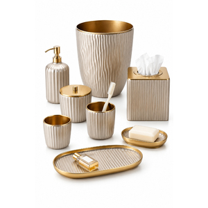 Ensemble d'accessoires de salle de bain de luxe beige et or, 7 pièces, en céramique côtelée, avec panier à déchets, distributeur de savon, porte-savon et accessoires de vanité - Product Image 1