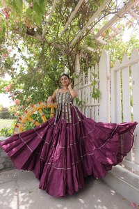 Lehenga Choli noir traditionnel avec broderies colorées pour femmes, tenue de mariage style Inde Pakistan, robe en coton longue jusqu'au sol - Product Image 1