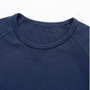 เสื้อครอปท็อปผ้าฝ้ายสีตามสั่งสำหรับผู้หญิง แห้งเร็ว เหมาะสำหรับโยคะ ออกกำลังกาย สตรีทแวร์ ฟิตเนส ยิม แอคทีฟแวร์ - Product Image 4