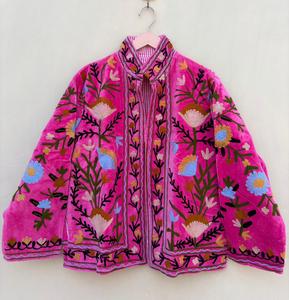 Veste matelassée vintage en velours rose faite à la main pour femmes, avec broderie florale, col mandarin, manches longues en coton, vêtement d'extérieur - Product Image 1