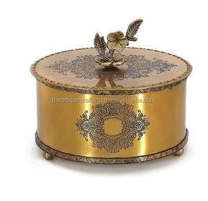 Caja de Joyería Redonda Moderna de Latón Real, Hecha a Mano por ARTISAN CRAFT - Product Image 1