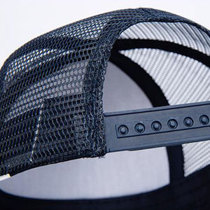 Gorra Trucker de Alto Rendimiento con Malla Perforada por Láser, Ajustable con Cierre a Presión, para Deportes al Aire Libre y Uso Casual - Product Image 4