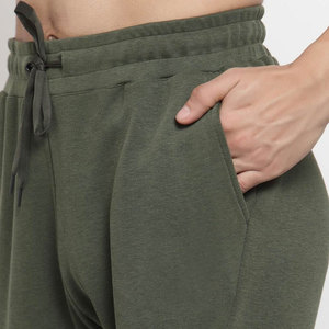 Services OEM en gros RAPID SPORTS Ensemble de survêtement de yoga deux pièces en polaire à capuche pour homme, haut court à manches longues, effet push-up fessier, uni ou imprimé - Product Image 5