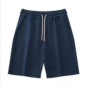 Shorts streetwear pour hommes en toile éco-responsable et polaire technique, longueur genou, avec logo personnalisé, fermeture à cordon de serrage, motif uni - Product Image 4