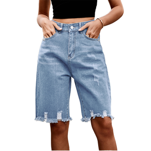 Shorts en jean délavé bleu clair pour femme, longueur genou, taille mi-haute, coupe décontractée, style vintage, détails boutonnés, en denim premium - Product Image 1