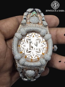 Reloj de Diamantes Mossiante de Lujo de Primera Calidad, Completamente Engastado, con Acero Inoxidable, para Fiestas y Eventos, Disponible para la Venta - Product Image 1