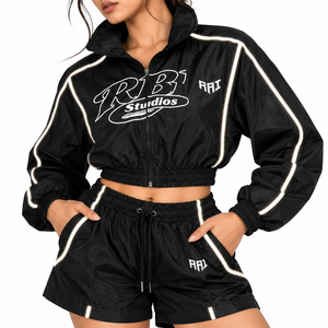 Conjunto Deportivo de Dos Piezas para Mujer, Chaqueta Corta Reflectante Negra y Pantalones Cortos, Ropa Urbana al Por Mayor - Product Image 4