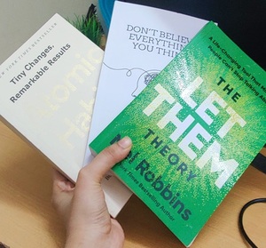 Ensemble de 3 livres sur l'amélioration personnelle : Atomic Habits, Ne Croyez Pas Tout Ce Que Vous Pensez, Théorie des Habitudes, Croissance Personnelle, Mentalité - Product Image 2
