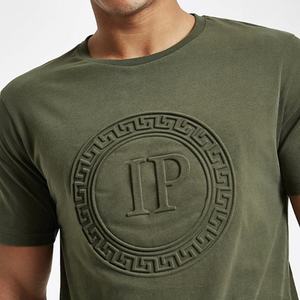 T-shirt à manches courtes pour homme, vert olive, avec logo IP embossé sur le devant, coupe ample, col rond, en coton compressé tricoté - Product Image 1