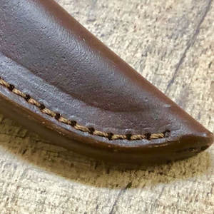 Funda de Cuero para Cuchillo de Exterior, Material de Piel de Vaca Resistente con Diseño de Transporte Seguro para Cinturón, Funda de Cuero Hecha a Mano - Product Image 4