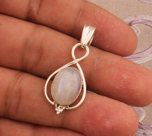 Wholesale Handcrafted Rainbow Moonstone Jewelry for Women Trendy Bohemian 925 Silver Pendant Genuine Gemstone Birthstone - Product Image 2