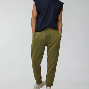Pantalones deportivos de mezcla de algodón lavado color verde oliva con logotipo personalizado para hombre, pantalones deportivos transpirables con ribetes y bolsillos para hombre - Product Image 3