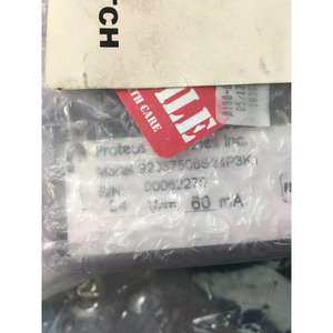 AMAT 0190-00532 Interruptor de Flujo y Medidor 2.5 GPM 1/2" - Equipo y Piezas de Semiconductores de Confianza de Marca Global - Product Image 1
