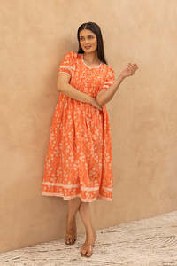 Robe midi en mousseline de soie à imprimé floral orange avec ceinture, col rond, coupe évasée, robe d'été décontractée, robe élégante et magnifique, confortable - Product Image 3