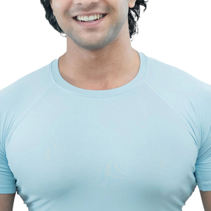T-shirts de compression pour hommes en tissu extensible respirant, conçus pour une mobilité flexible et un usage quotidien. - Product Image 5