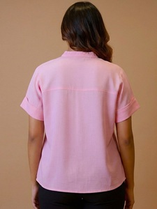 เสื้อเชิ้ตผ้าฝ้ายคุณภาพสูงสำหรับผู้หญิง ระบายอากาศได้ดี เหมาะสำหรับใส่ทำงานและเดินทาง สวมใส่สบายทุกวัน ราคาพิเศษจากซัพพลายเออร์ - Product Image 5